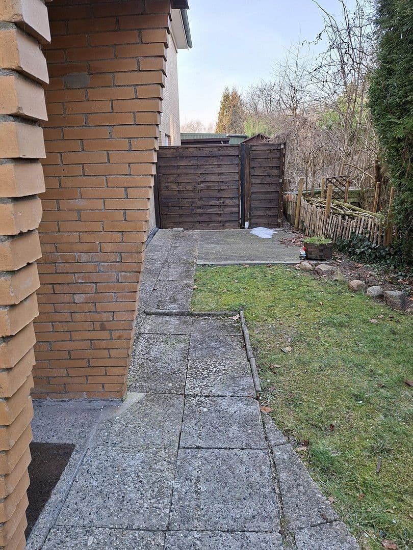 Pronájem bytu 2+1 84 m², Dorfstraße 18, Tangstedt, Šlesvicko-Holštýnsko Pronájem bytu 2+1 84 m², Dorfstraße 18, Tangstedt, Šlesvicko-Holštýnsko