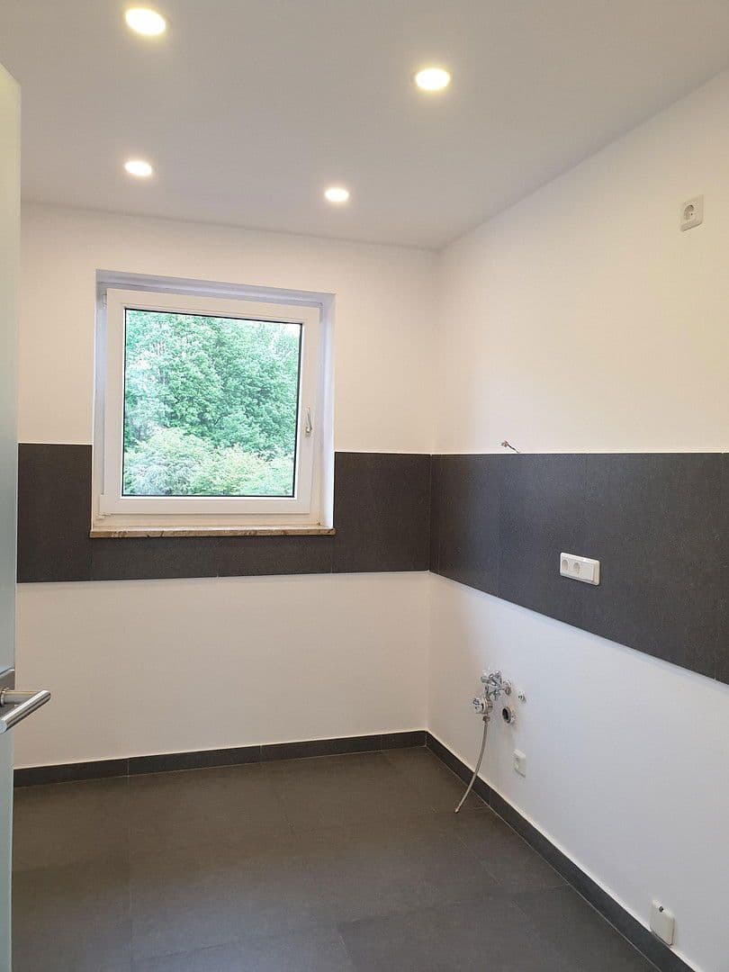 Pronájem bytu 3+1 92 m², Sophienstr. 4, Garbsen, Dolní Sasko Pronájem bytu 3+1 92 m², Sophienstr. 4, Garbsen, Dolní Sasko