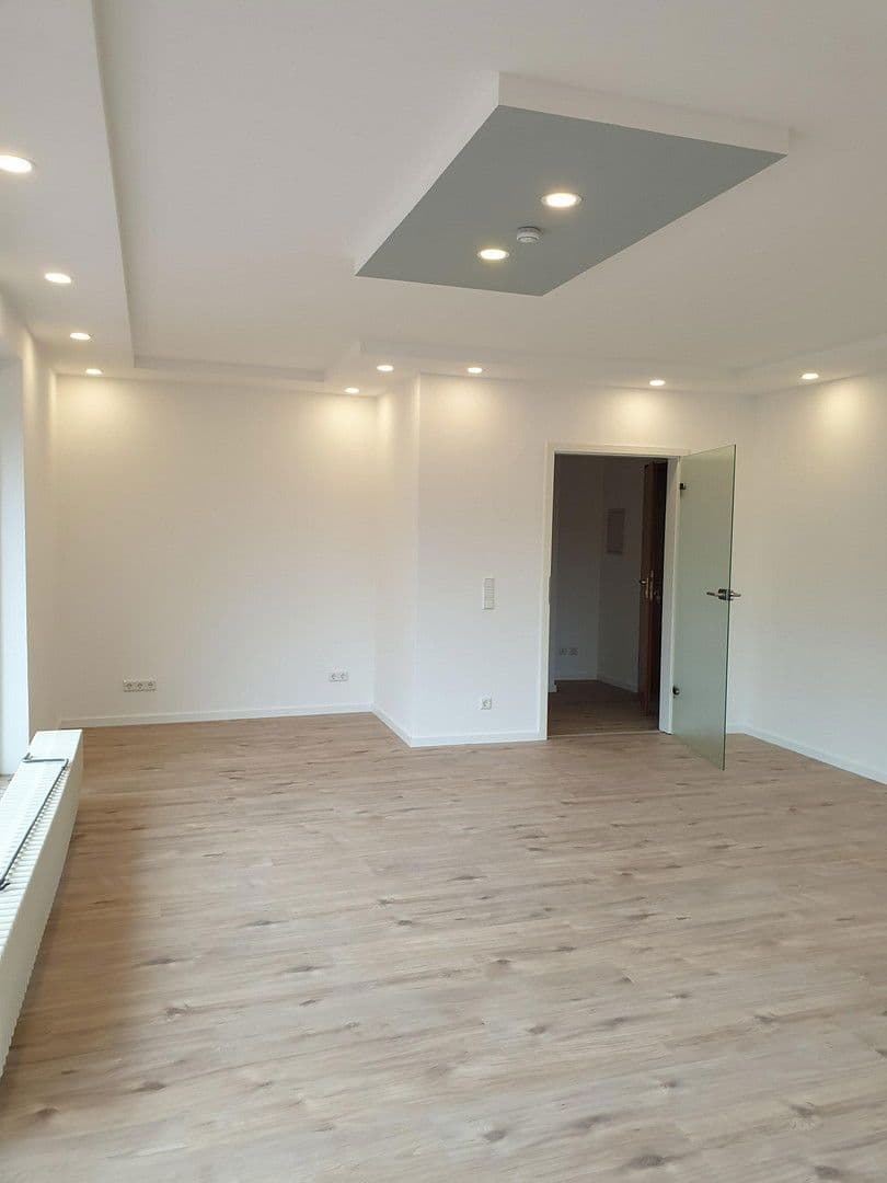 Pronájem bytu 3+1 92 m², Sophienstr. 4, Garbsen, Dolní Sasko Pronájem bytu 3+1 92 m², Sophienstr. 4, Garbsen, Dolní Sasko