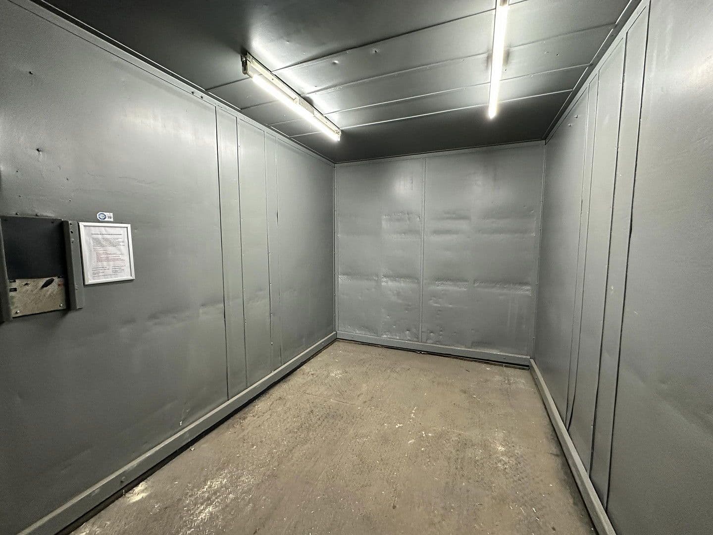 Pronájem nebytového prostoru 110 m², Meeraner Straße 16, Glauchau, Sasko Pronájem nebytového prostoru 110 m², Meeraner Straße 16, Glauchau, Sasko