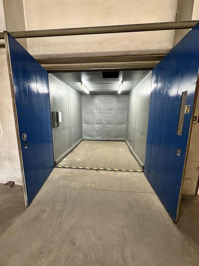 Pronájem nebytového prostoru 110 m², Meeraner Straße 16, Glauchau, Sasko Pronájem nebytového prostoru 110 m², Meeraner Straße 16, Glauchau, Sasko