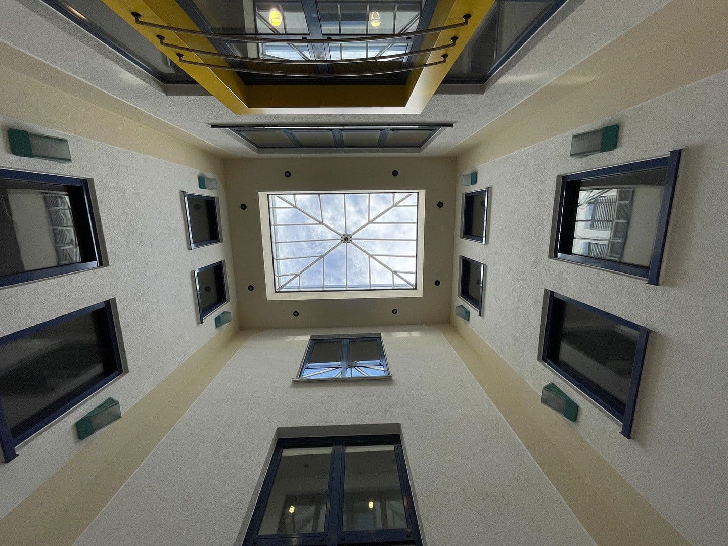 Pronájem kanceláře 246 m², Berner Str. 71, Frankfurt - Nieder-Eschbach, Hessen Pronájem kanceláře 246 m², Berner Str. 71, Frankfurt - Nieder-Eschbach, Hessen