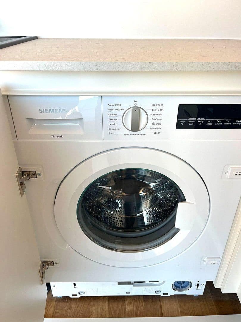 Pronájem bytu 2+1 69 m², Giselastraße 11, Bezirk Lichtenberg, Berlín Pronájem bytu 2+1 69 m², Giselastraße 11, Bezirk Lichtenberg, Berlín