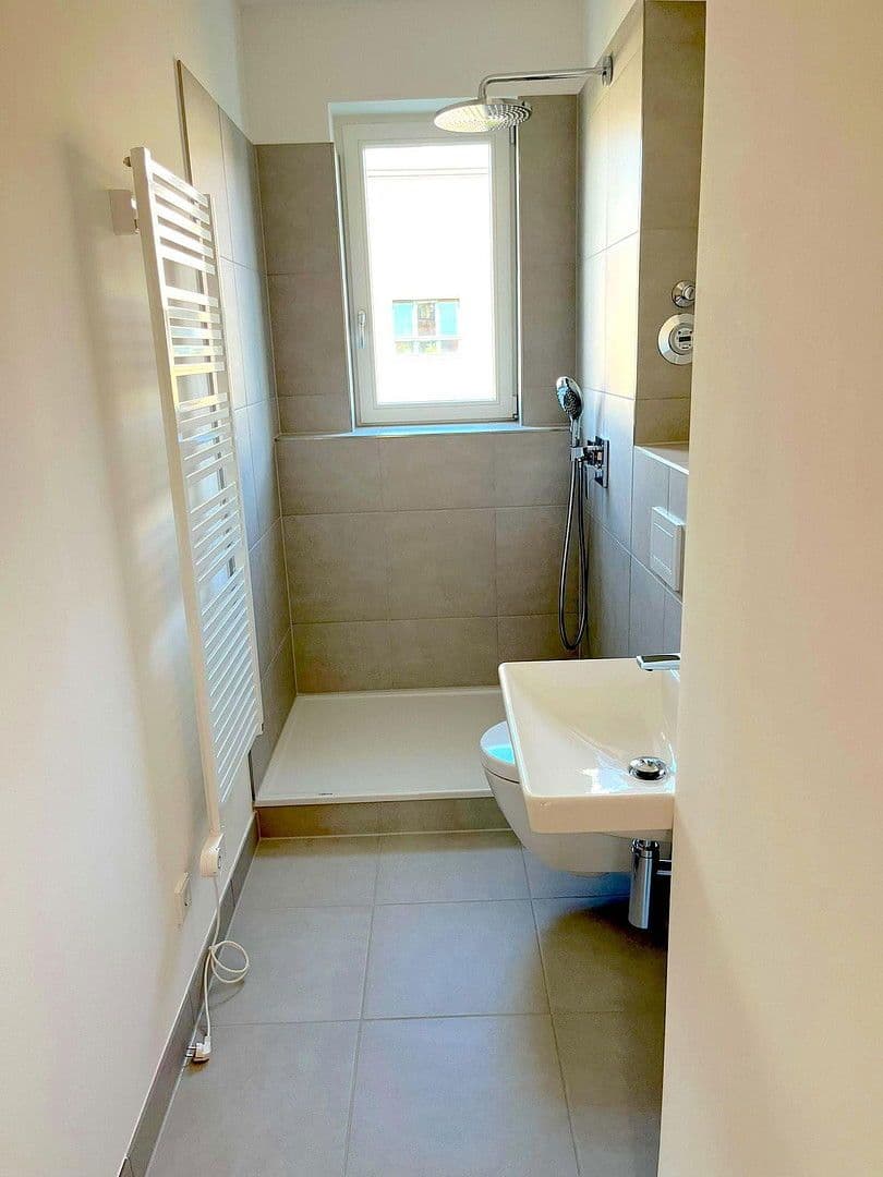 Pronájem bytu 2+1 69 m², Giselastraße 11, Bezirk Lichtenberg, Berlín Pronájem bytu 2+1 69 m², Giselastraße 11, Bezirk Lichtenberg, Berlín