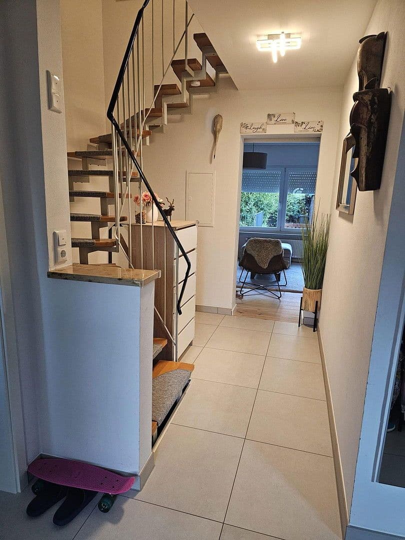 Pronájem domu 144 m², pozemek 200 m², Emmering, Bavorsko Pronájem domu 144 m², pozemek 200 m², Emmering, Bavorsko