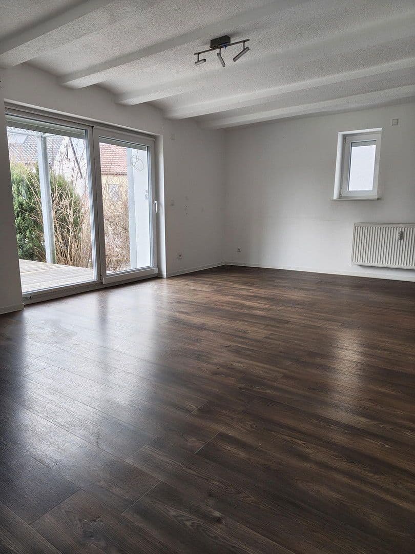 Prodej bytu 3+1 91 m², Egertstraße 26, EG, Reutlingen, Bádensko-Württembersko Prodej bytu 3+1 91 m², Egertstraße 26, EG, Reutlingen, Bádensko-Württembersko