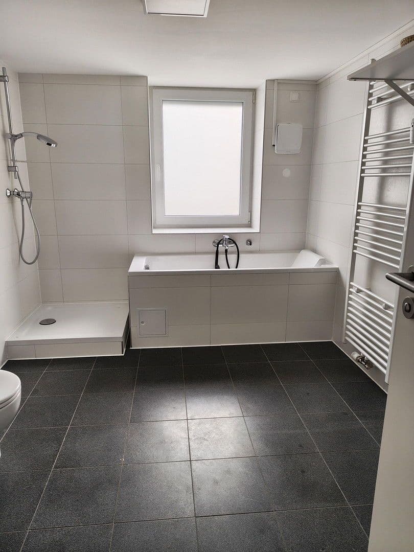 Prodej bytu 3+1 91 m², Egertstraße 26, EG, Reutlingen, Bádensko-Württembersko Prodej bytu 3+1 91 m², Egertstraße 26, EG, Reutlingen, Bádensko-Württembersko