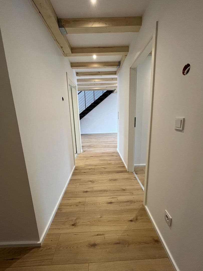 Pronájem bytu 3+1 58 m², Okenstraße 36, Nürnberg, Bavorsko Pronájem bytu 3+1 58 m², Okenstraße 36, Nürnberg, Bavorsko