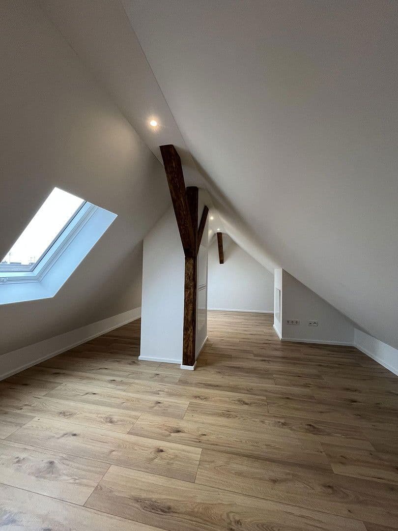 Pronájem bytu 3+1 58 m², Okenstraße 36, Nürnberg, Bavorsko Pronájem bytu 3+1 58 m², Okenstraße 36, Nürnberg, Bavorsko