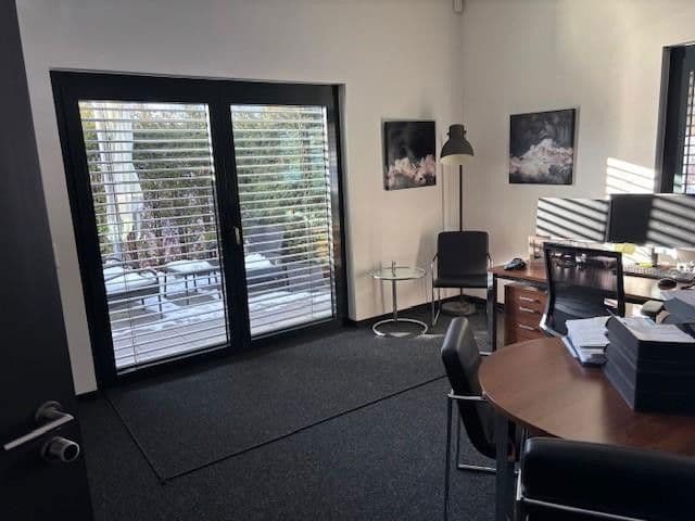 Prodej kanceláře 485 m², Bartäcker 6, Simmelsdorf, Bavorsko Prodej kanceláře 485 m², Bartäcker 6, Simmelsdorf, Bavorsko