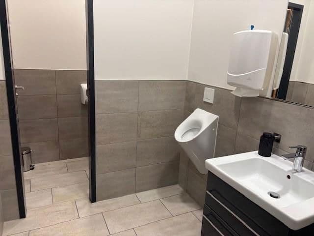 Prodej kanceláře 485 m², Bartäcker 6, Simmelsdorf, Bavorsko Prodej kanceláře 485 m², Bartäcker 6, Simmelsdorf, Bavorsko