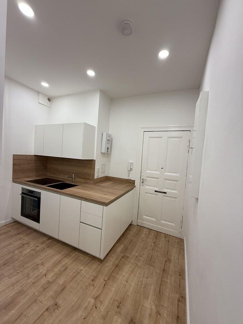 Pronájem bytu 2+1 61 m², Rathenower Straße, Berlin, Berlín Pronájem bytu 2+1 61 m², Rathenower Straße, Berlin, Berlín