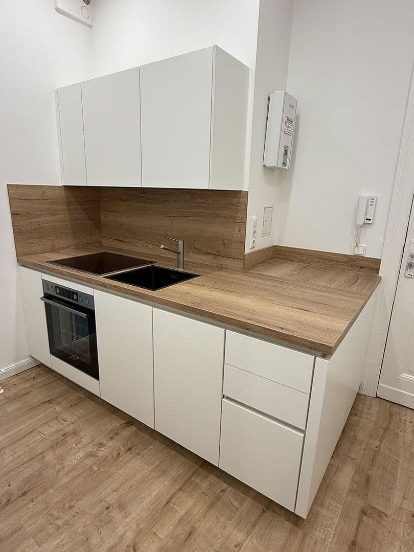 Pronájem bytu 2+1 61 m², Rathenower Straße, Berlin, Berlín Pronájem bytu 2+1 61 m², Rathenower Straße, Berlin, Berlín