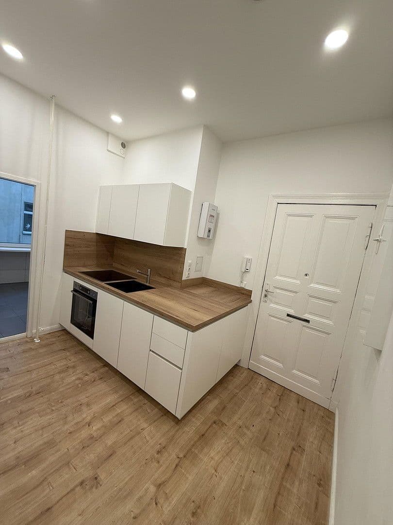 Pronájem bytu 2+1 61 m², Rathenower Straße, Berlin, Berlín Pronájem bytu 2+1 61 m², Rathenower Straße, Berlin, Berlín