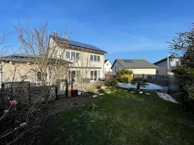 Prodej domu 118 m², pozemek 442 m², Gau-Bischofsheim, Porýní-Falc Prodej domu 118 m², pozemek 442 m², Gau-Bischofsheim, Porýní-Falc