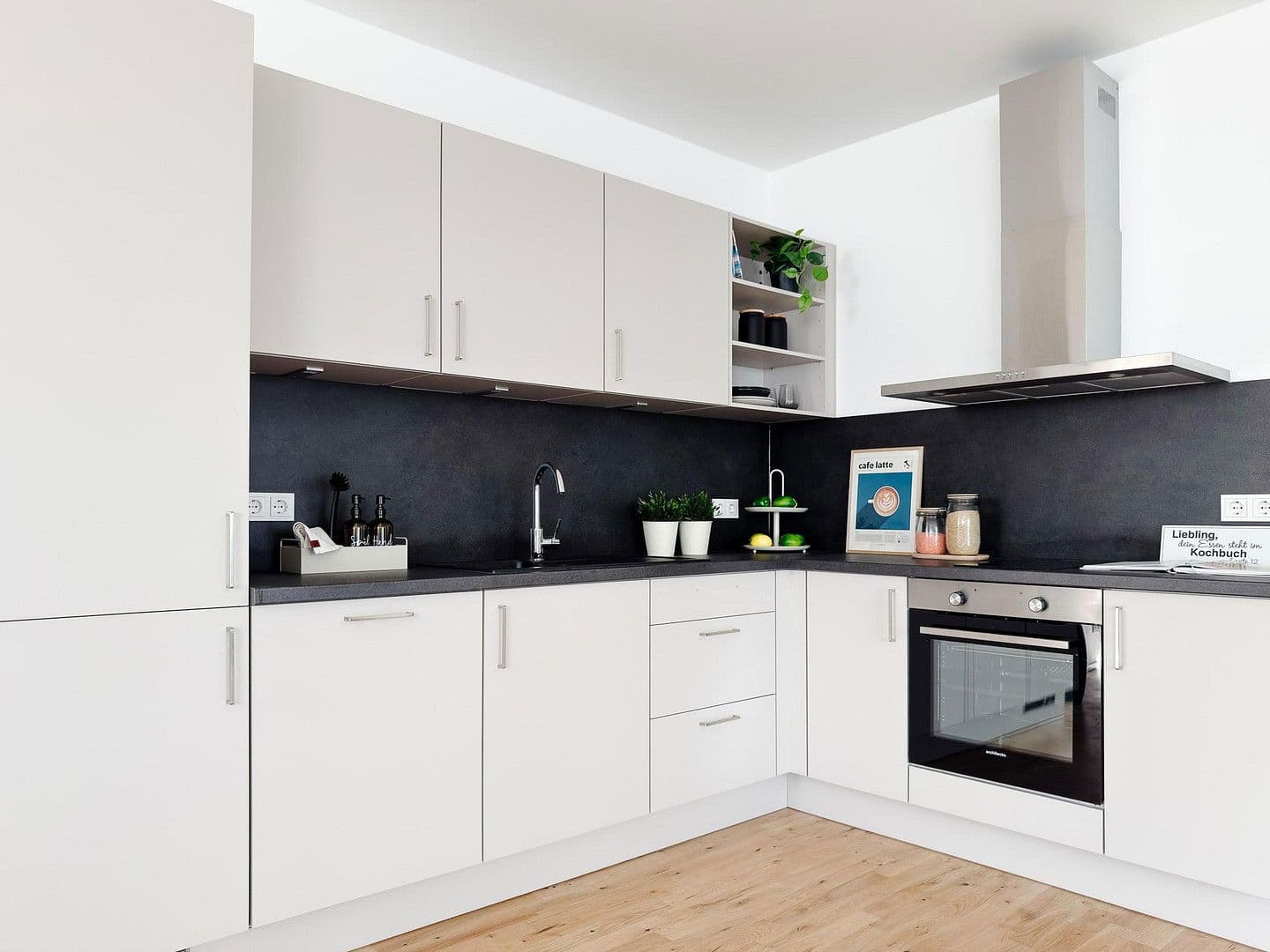 Pronájem bytu 2+1 70 m², Dietzenbacher Straße 117, Offenbach, Hessen Pronájem bytu 2+1 70 m², Dietzenbacher Straße 117, Offenbach, Hessen