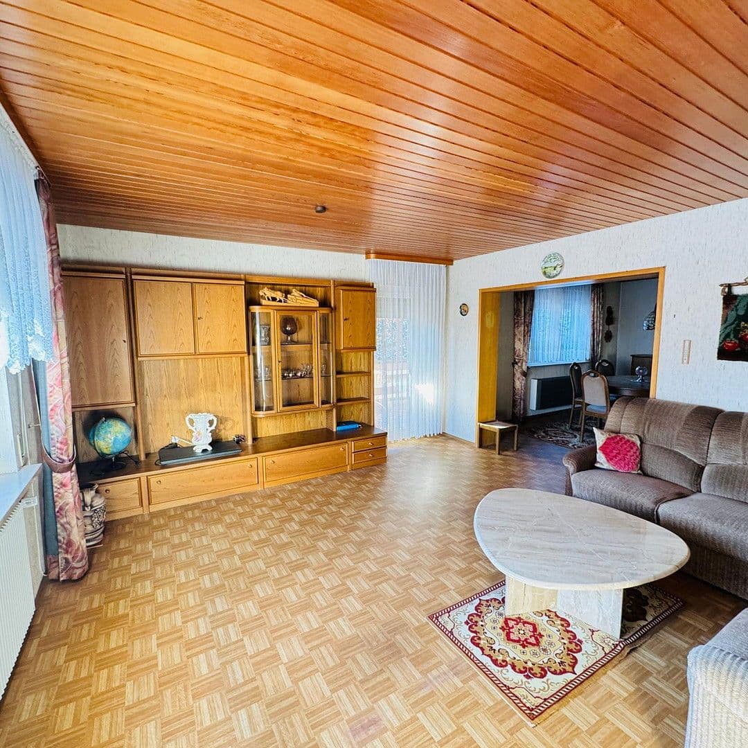 Prodej domu 118 m², pozemek 552 m², Erlangen-Eltersdorf, Bavorsko Prodej domu 118 m², pozemek 552 m², Erlangen-Eltersdorf, Bavorsko