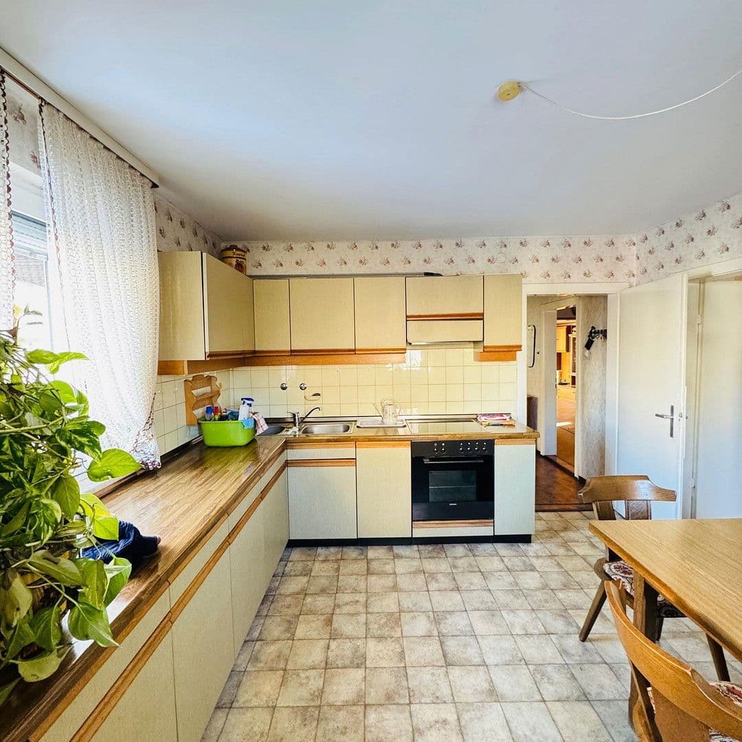 Prodej domu 118 m², pozemek 552 m², Erlangen-Eltersdorf, Bavorsko Prodej domu 118 m², pozemek 552 m², Erlangen-Eltersdorf, Bavorsko