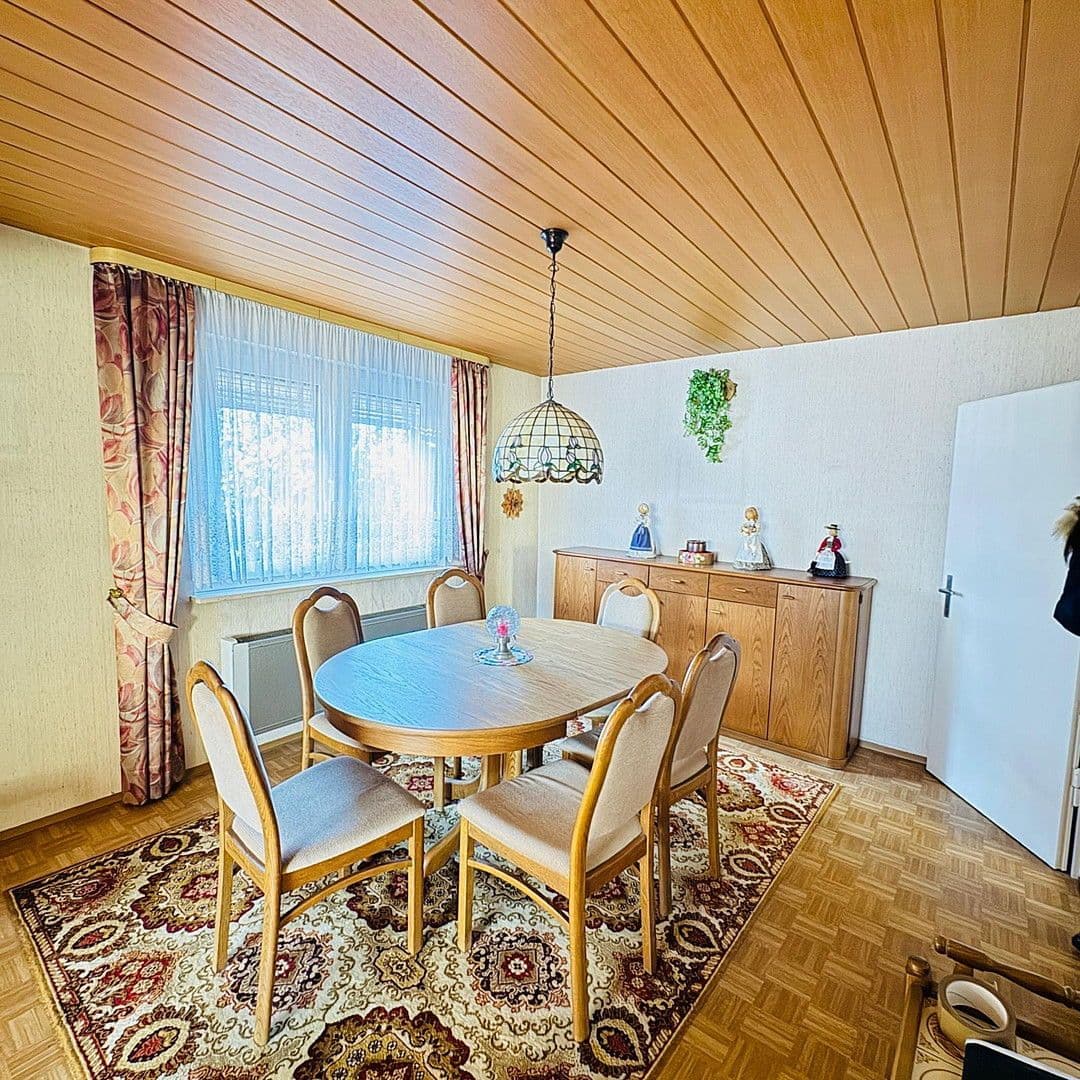 Prodej domu 118 m², pozemek 552 m², Erlangen-Eltersdorf, Bavorsko Prodej domu 118 m², pozemek 552 m², Erlangen-Eltersdorf, Bavorsko