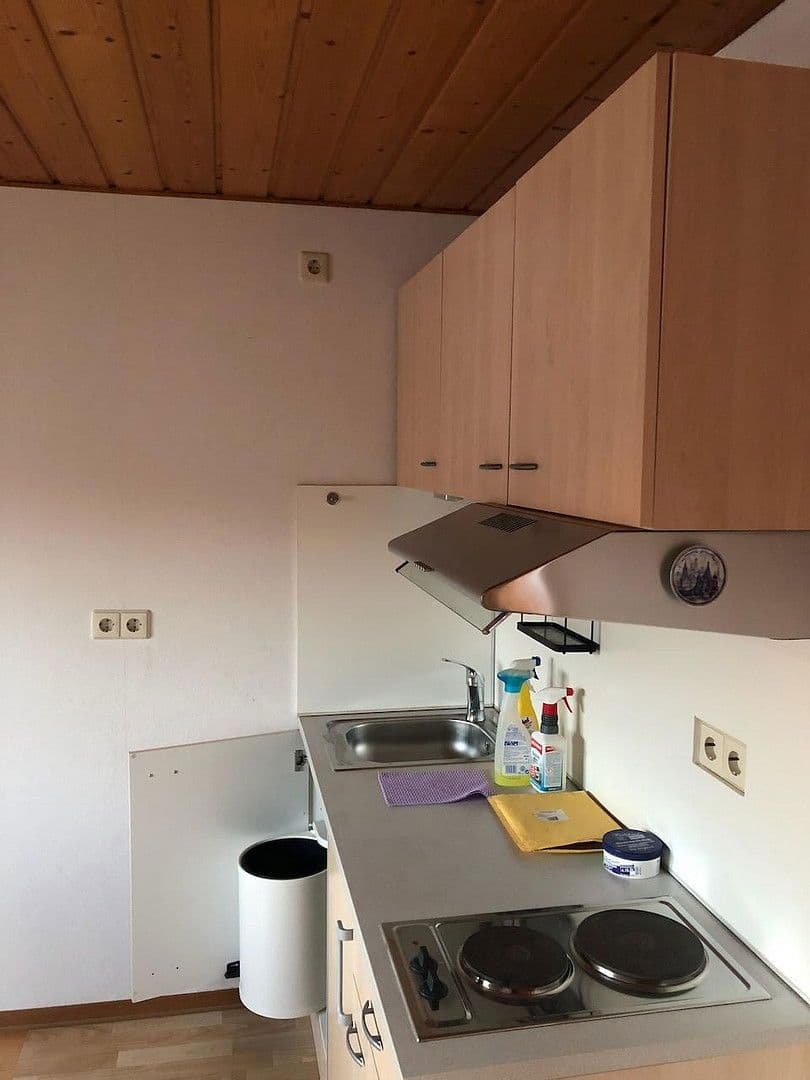 Pronájem bytu 1+1 16 m², Stuttgart, Bádensko-Württembersko Pronájem bytu 1+1 16 m², Stuttgart, Bádensko-Württembersko