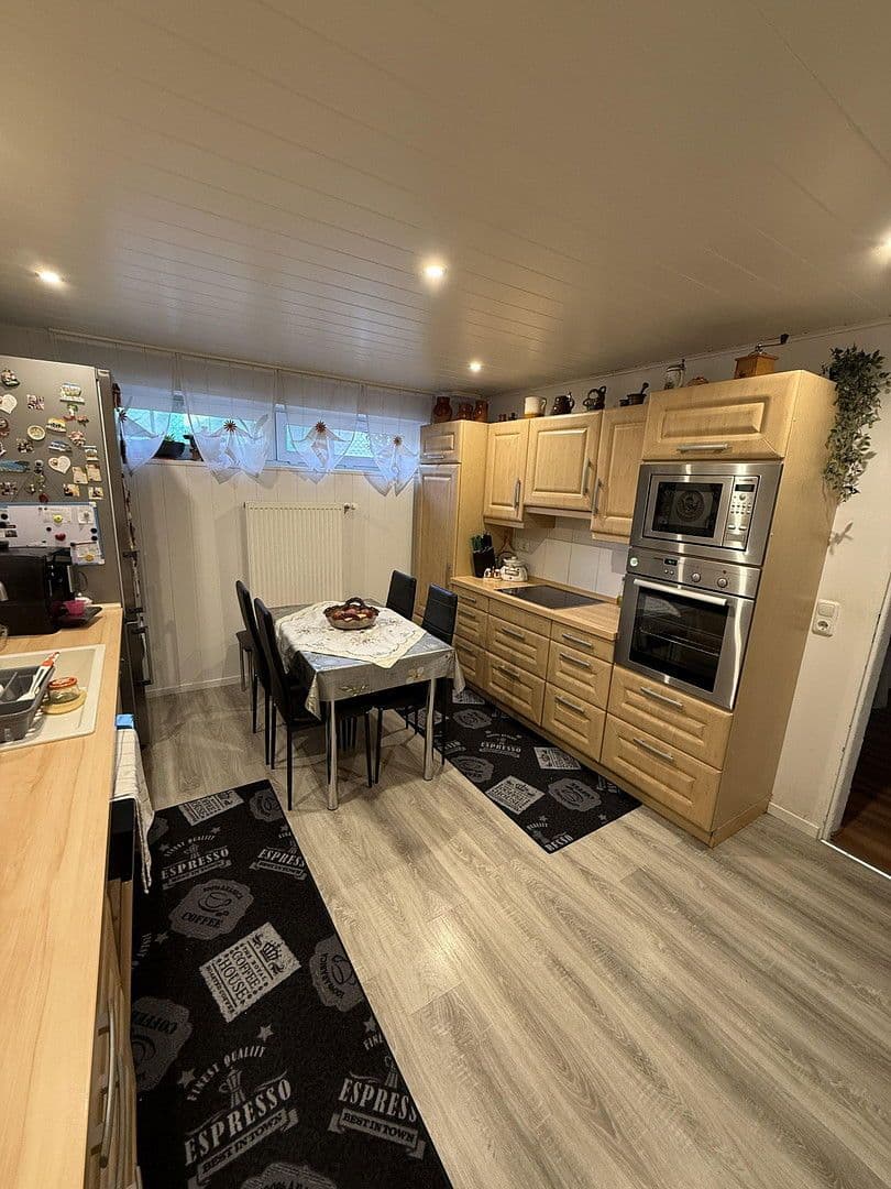 Prodej domu 225 m², pozemek 812 m², Landau an der Isar, Bavorsko Prodej domu 225 m², pozemek 812 m², Landau an der Isar, Bavorsko