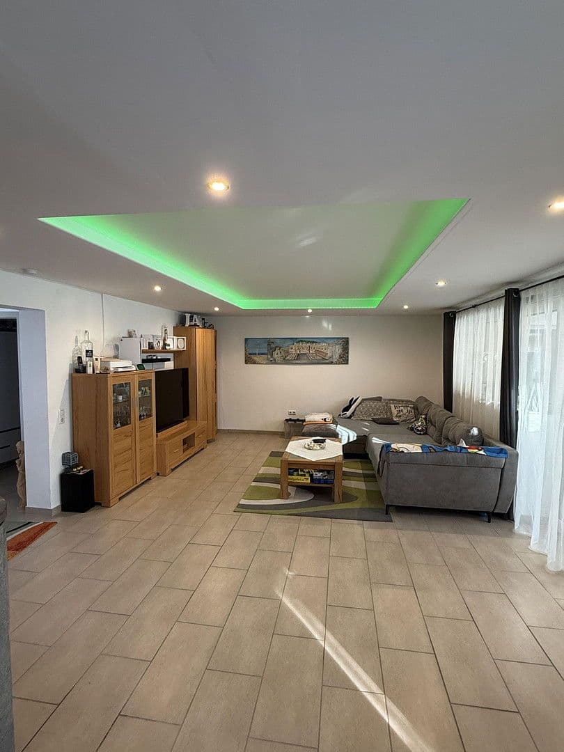 Prodej domu 225 m², pozemek 812 m², Landau an der Isar, Bavorsko Prodej domu 225 m², pozemek 812 m², Landau an der Isar, Bavorsko