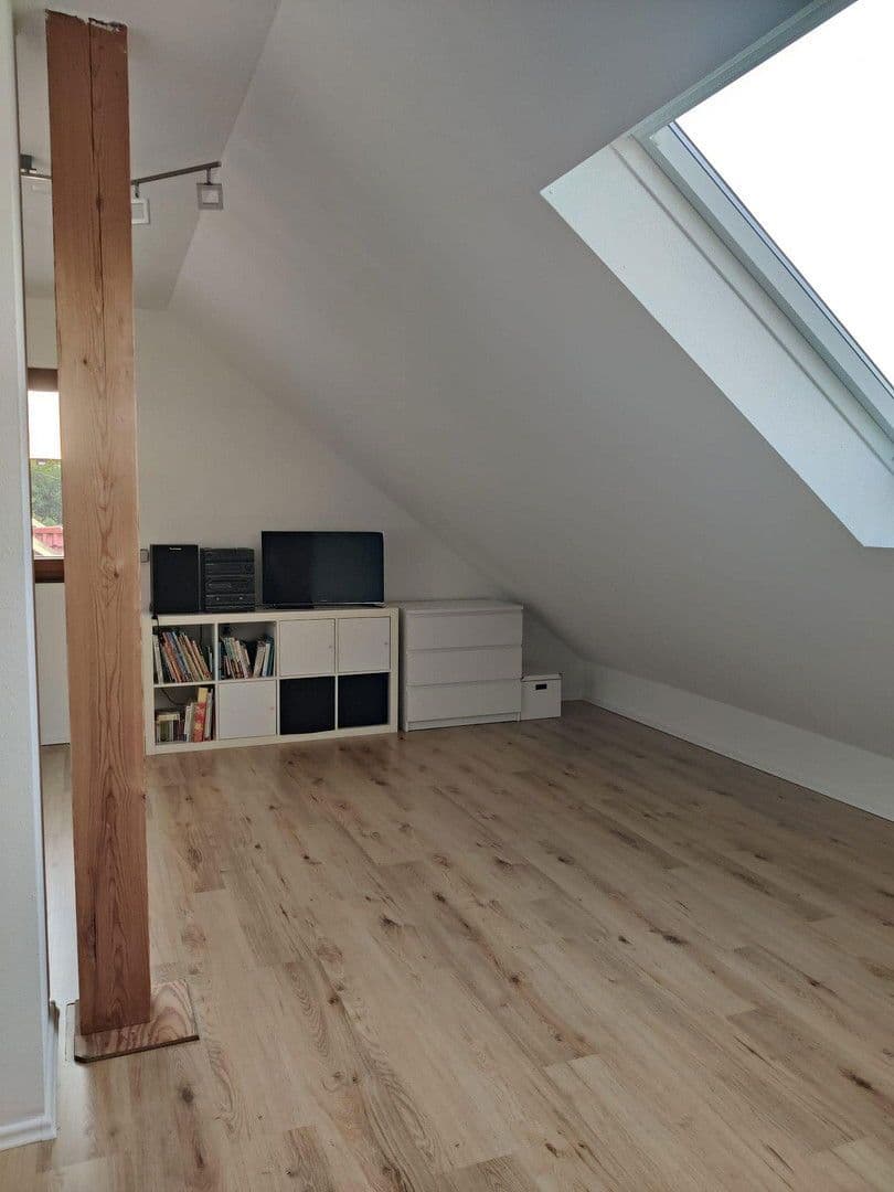 Prodej domu 125 m², pozemek 305 m², Gärtringen, Bádensko-Württembersko Prodej domu 125 m², pozemek 305 m², Gärtringen, Bádensko-Württembersko