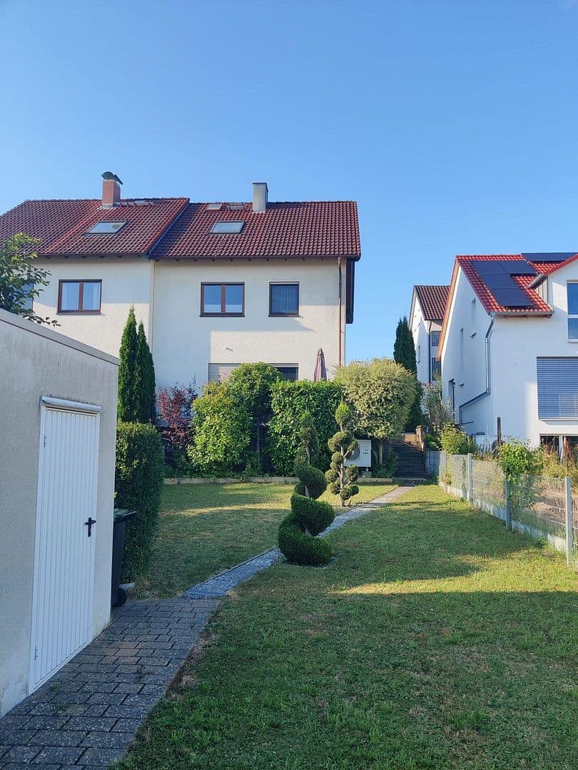 Prodej domu 125 m², pozemek 305 m², Gärtringen, Bádensko-Württembersko Prodej domu 125 m², pozemek 305 m², Gärtringen, Bádensko-Württembersko