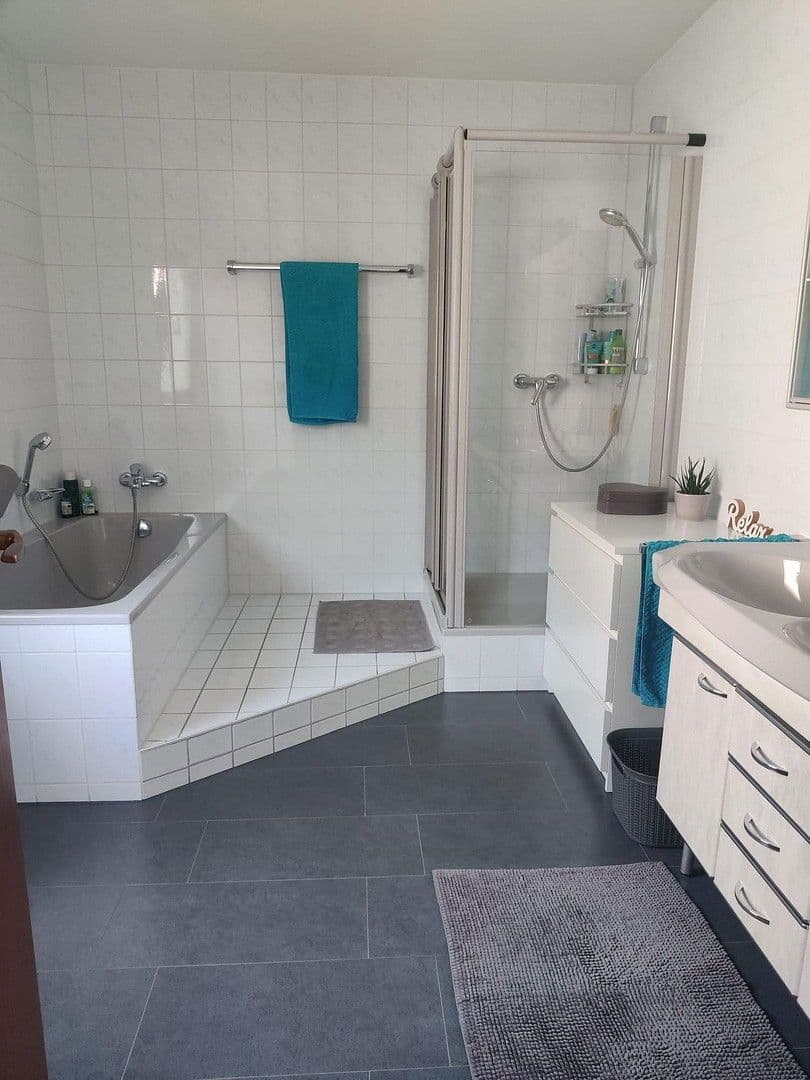 Prodej domu 125 m², pozemek 305 m², Gärtringen, Bádensko-Württembersko Prodej domu 125 m², pozemek 305 m², Gärtringen, Bádensko-Württembersko