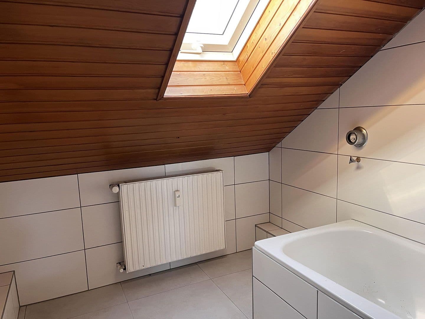 Pronájem bytu 3+1 77 m², Rossertblick 11, Eppstein, Hessen Pronájem bytu 3+1 77 m², Rossertblick 11, Eppstein, Hessen