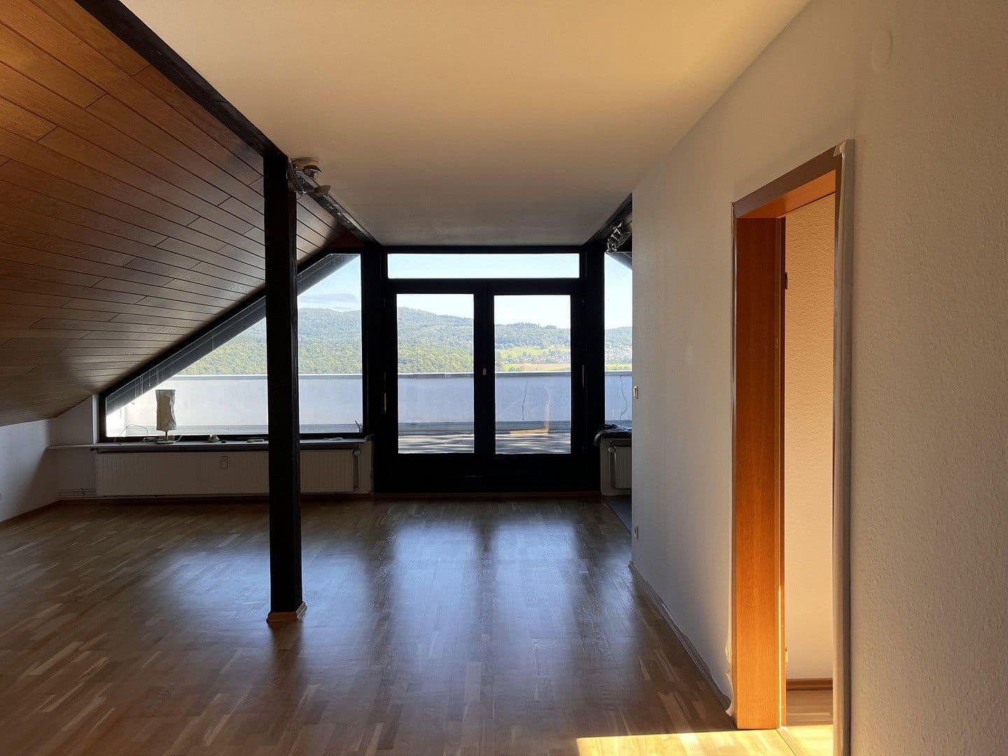 Pronájem bytu 3+1 77 m², Rossertblick 11, Eppstein, Hessen Pronájem bytu 3+1 77 m², Rossertblick 11, Eppstein, Hessen