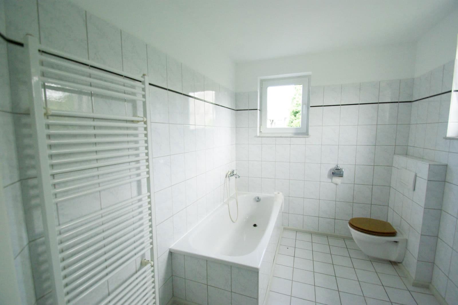 Prodej domu 107 m², pozemek 332 m², Mehren, Porýní-Falc Prodej domu 107 m², pozemek 332 m², Mehren, Porýní-Falc