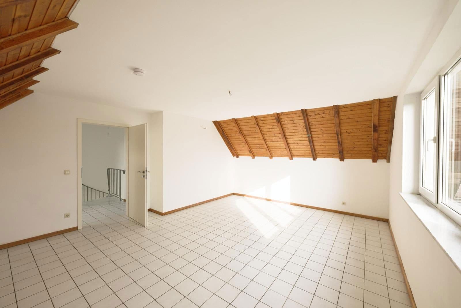 Prodej domu 107 m², pozemek 332 m², Mehren, Porýní-Falc Prodej domu 107 m², pozemek 332 m², Mehren, Porýní-Falc