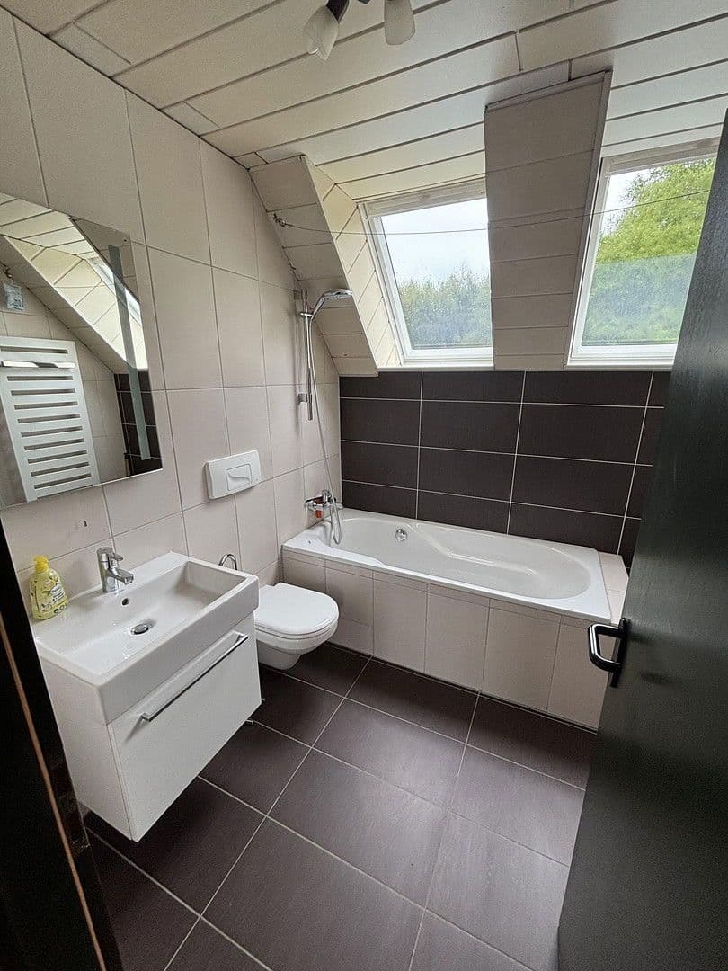 Prodej domu 178 m², pozemek 1.196 m², Lengede, Dolní Sasko Prodej domu 178 m², pozemek 1.196 m², Lengede, Dolní Sasko