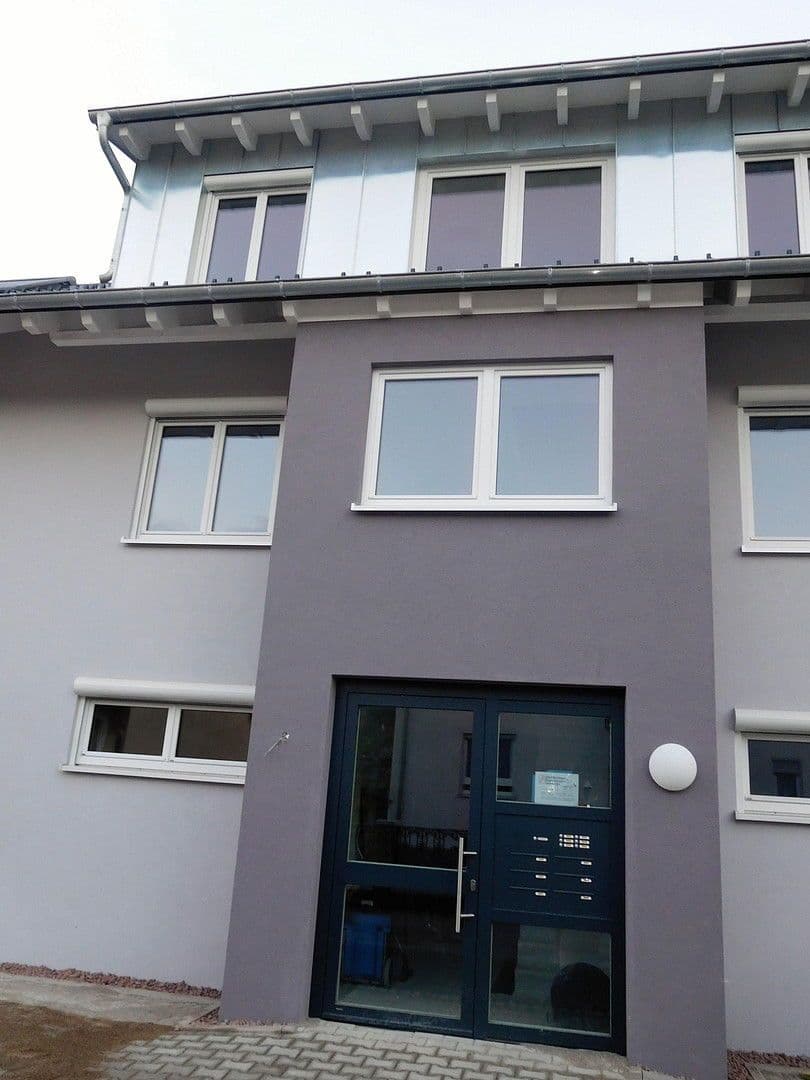 Pronájem bytu 3+1 86 m², Zimmermannstrasse 25, Laufenburg (Baden), Bádensko-Württembersko Pronájem bytu 3+1 86 m², Zimmermannstrasse 25, Laufenburg (Baden), Bádensko-Württembersko