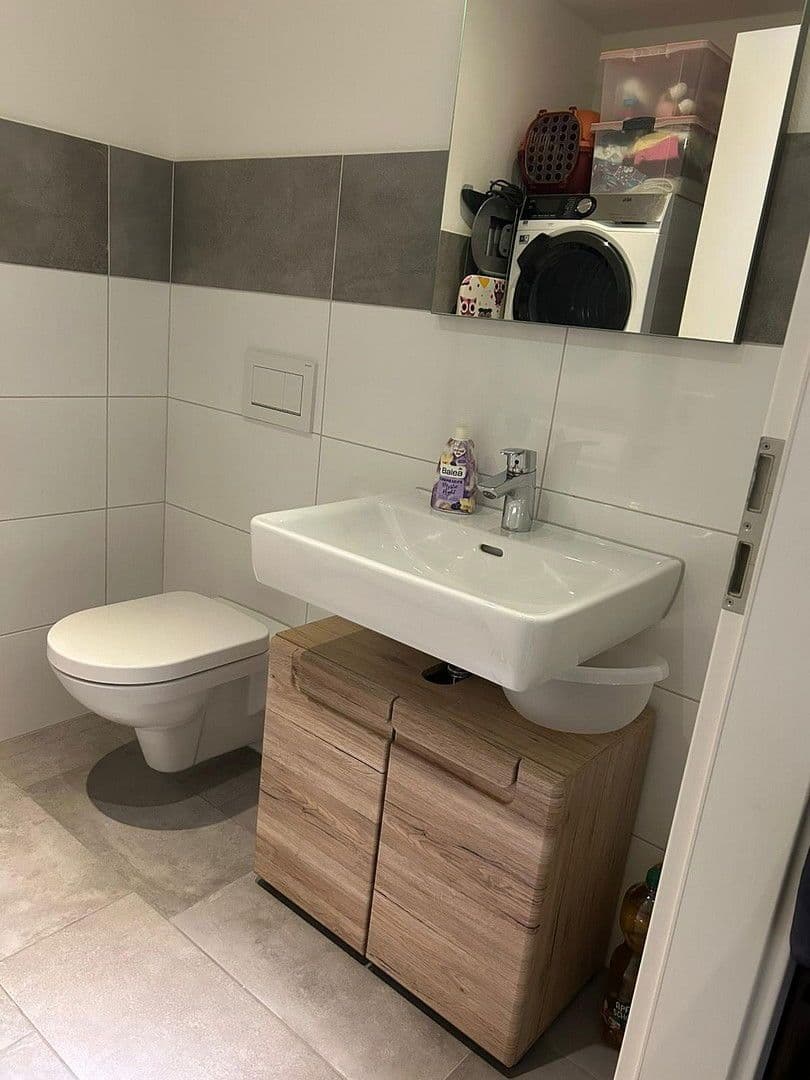 Pronájem bytu 3+1 86 m², Zimmermannstrasse 25, Laufenburg (Baden), Bádensko-Württembersko Pronájem bytu 3+1 86 m², Zimmermannstrasse 25, Laufenburg (Baden), Bádensko-Württembersko