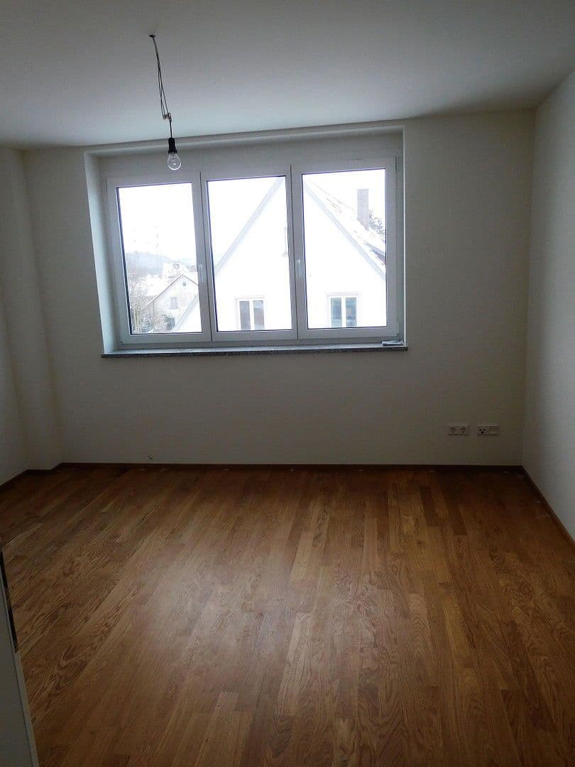 Pronájem bytu 3+1 86 m², Zimmermannstrasse 25, Laufenburg (Baden), Bádensko-Württembersko Pronájem bytu 3+1 86 m², Zimmermannstrasse 25, Laufenburg (Baden), Bádensko-Württembersko