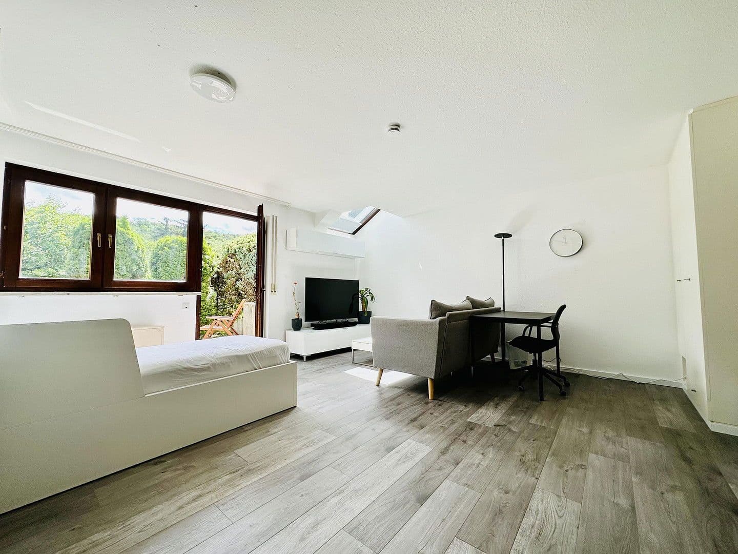 Pronájem bytu 1+kk 40 m², Im Oberen Kienle 71, Stuttgart, Bádensko-Württembersko Pronájem bytu 1+kk 40 m², Im Oberen Kienle 71, Stuttgart, Bádensko-Württembersko