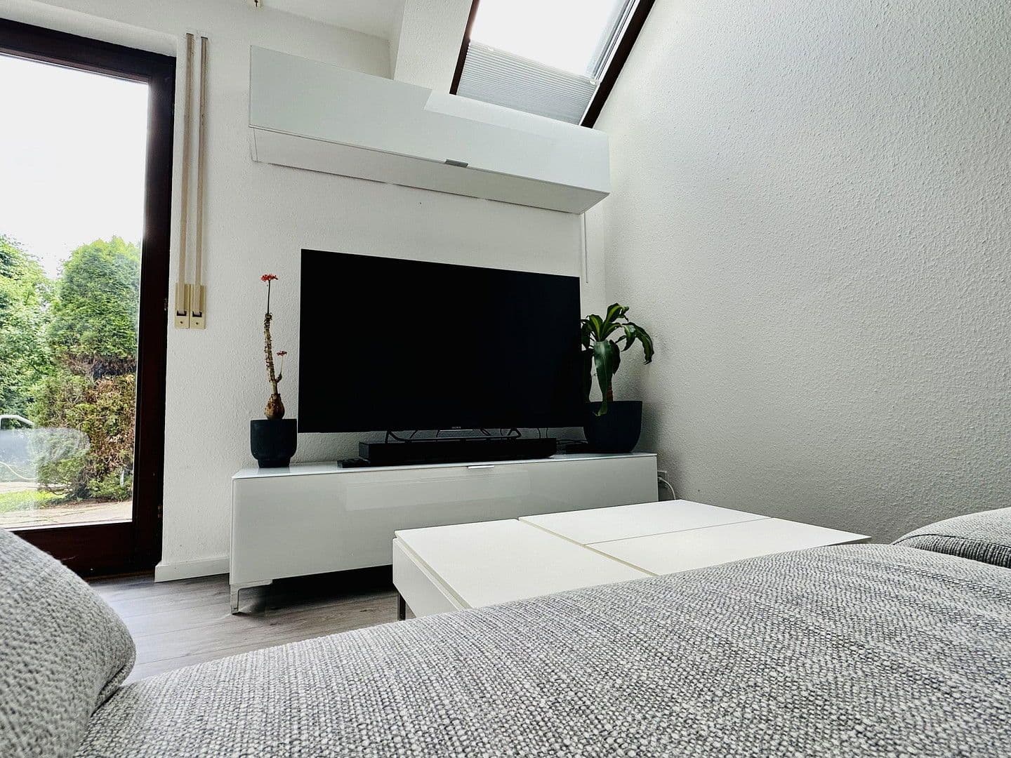 Pronájem bytu 1+kk 40 m², Im Oberen Kienle 71, Stuttgart, Bádensko-Württembersko Pronájem bytu 1+kk 40 m², Im Oberen Kienle 71, Stuttgart, Bádensko-Württembersko