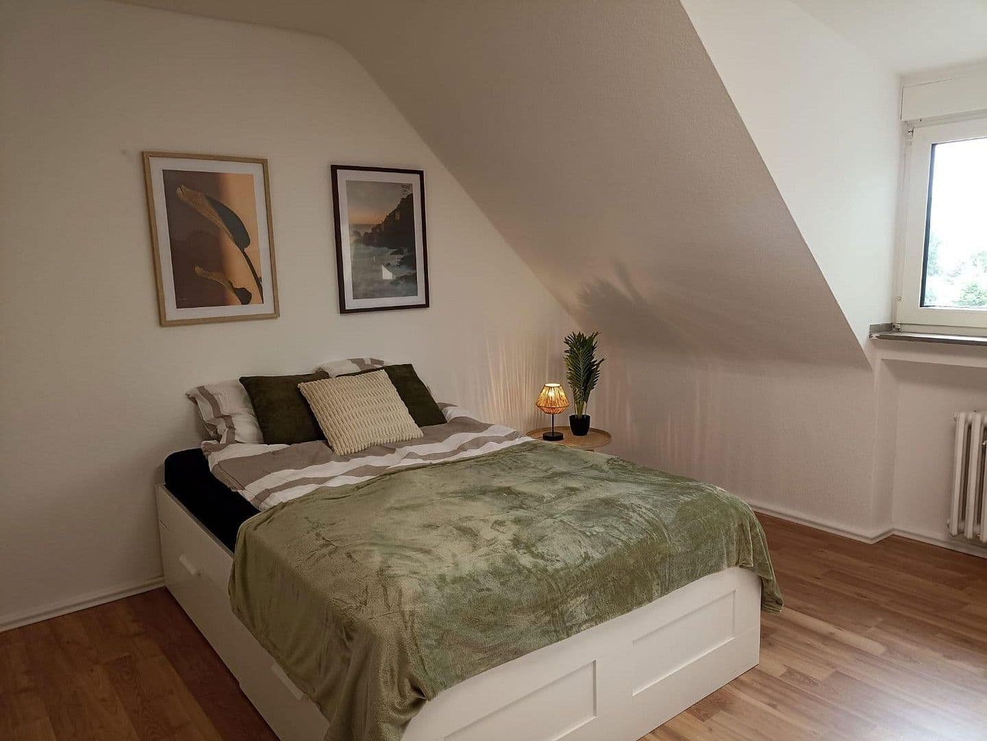 Pronájem bytu 2+1 30 m², Düsseldorf, Severní Porýní-Vestfálsko Pronájem bytu 2+1 30 m², Düsseldorf, Severní Porýní-Vestfálsko