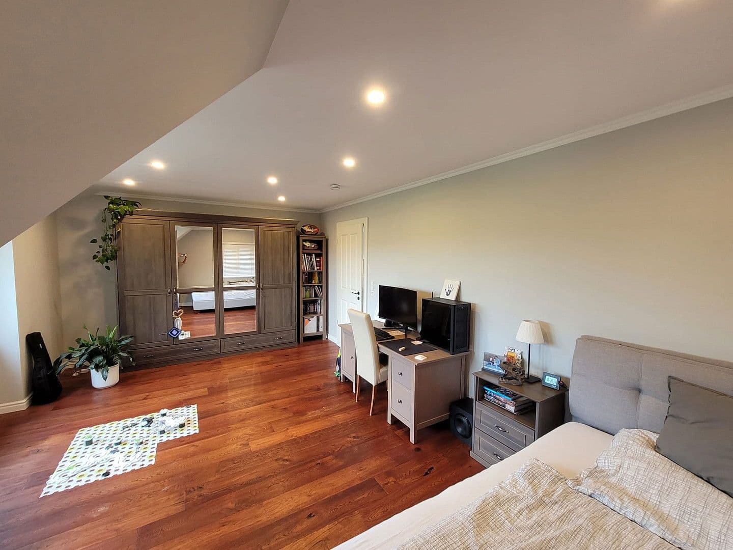 Prodej domu 200 m², pozemek 569 m², Roßtal, Bavorsko Prodej domu 200 m², pozemek 569 m², Roßtal, Bavorsko