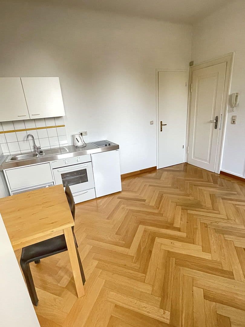 Pronájem bytu 1+1 23 m², Göttingen, Dolní Sasko Pronájem bytu 1+1 23 m², Göttingen, Dolní Sasko