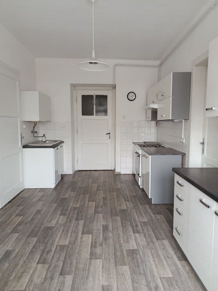 Pronájem bytu 2+1 66 m², Nákladní, Karlovy Vary, Karlovarský kraj Pronájem bytu 2+1 66 m², Nákladní, Karlovy Vary, Karlovarský kraj