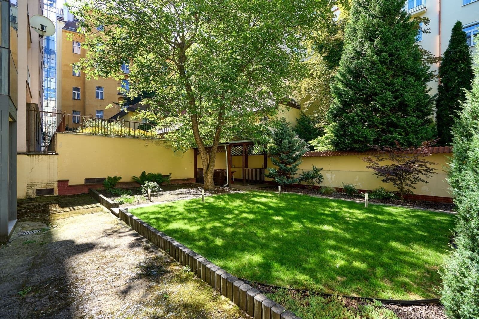 Pronájem bytu 2+1 51 m², Janovského, Praha, Praha Pronájem bytu 2+1 51 m², Janovského, Praha, Praha