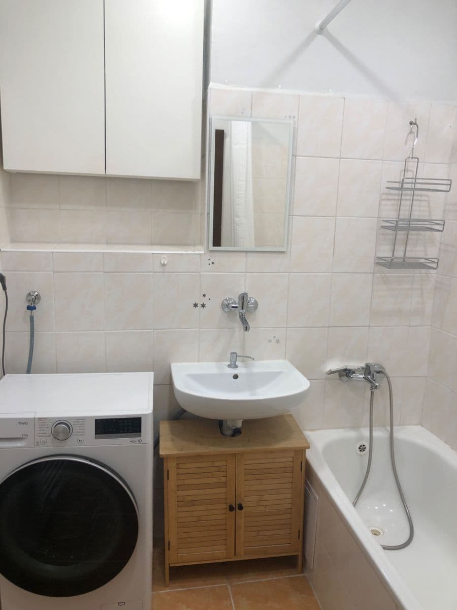 Pronájem bytu 2+1 62 m², Pivovarnická, Praha, Praha Pronájem bytu 2+1 62 m², Pivovarnická, Praha, Praha