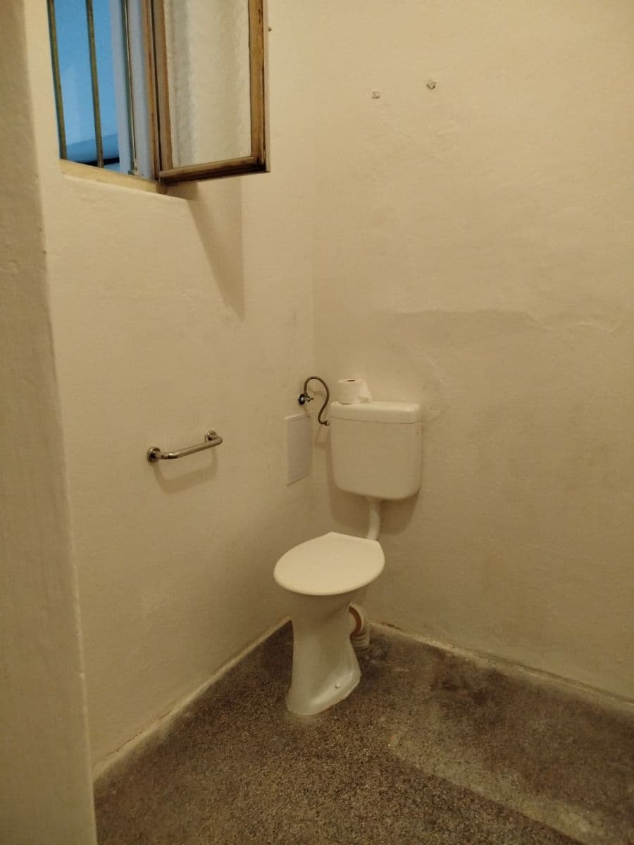 Pronájem nebytového prostoru 86 m², Husovo náměstí, Lysá nad Labem, Středočeský kraj Pronájem nebytového prostoru 86 m², Husovo náměstí, Lysá nad Labem, Středočeský kraj