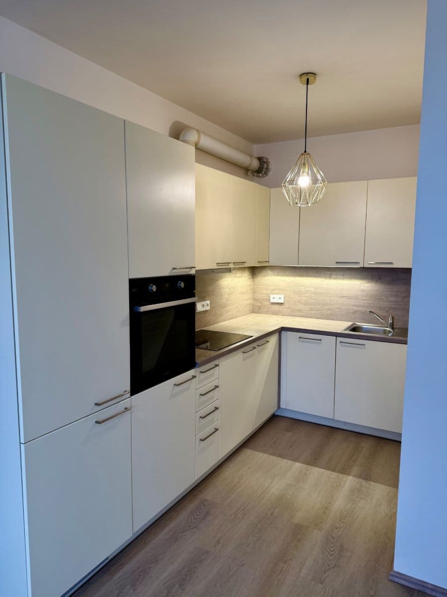 Pronájem bytu 2+kk 57 m², Počernická, Praha, Praha Pronájem bytu 2+kk 57 m², Počernická, Praha, Praha