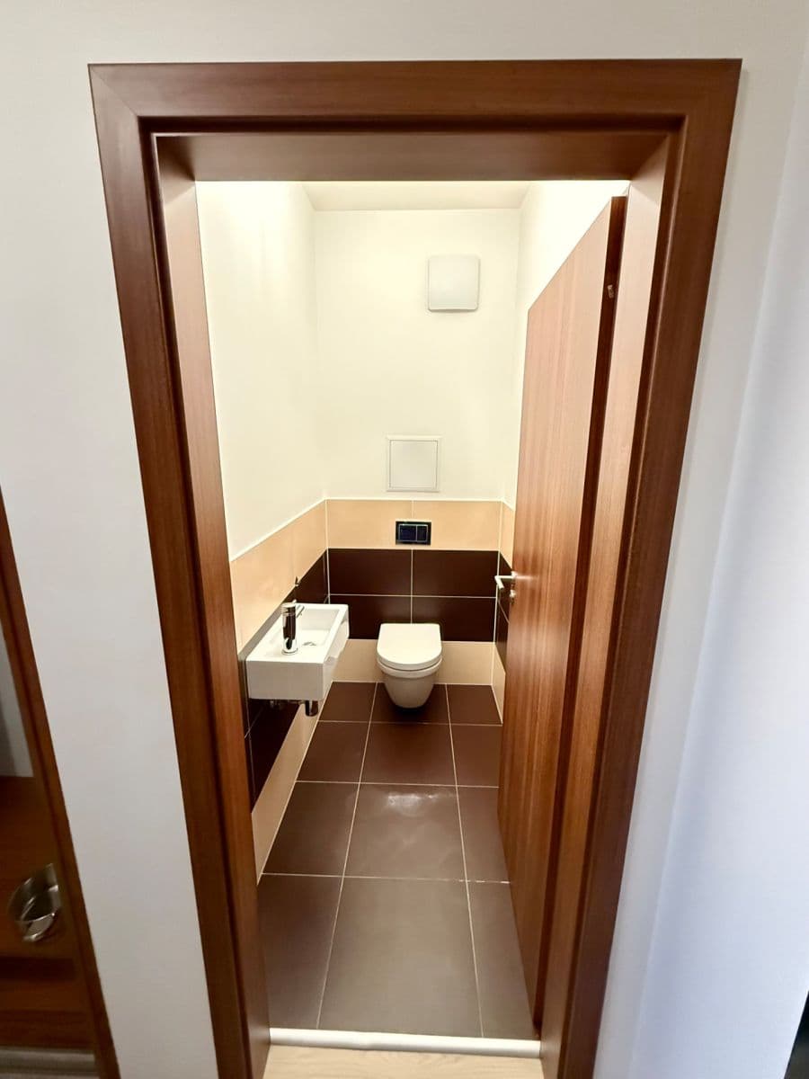 Pronájem bytu 2+kk 57 m², Počernická, Praha, Praha Pronájem bytu 2+kk 57 m², Počernická, Praha, Praha