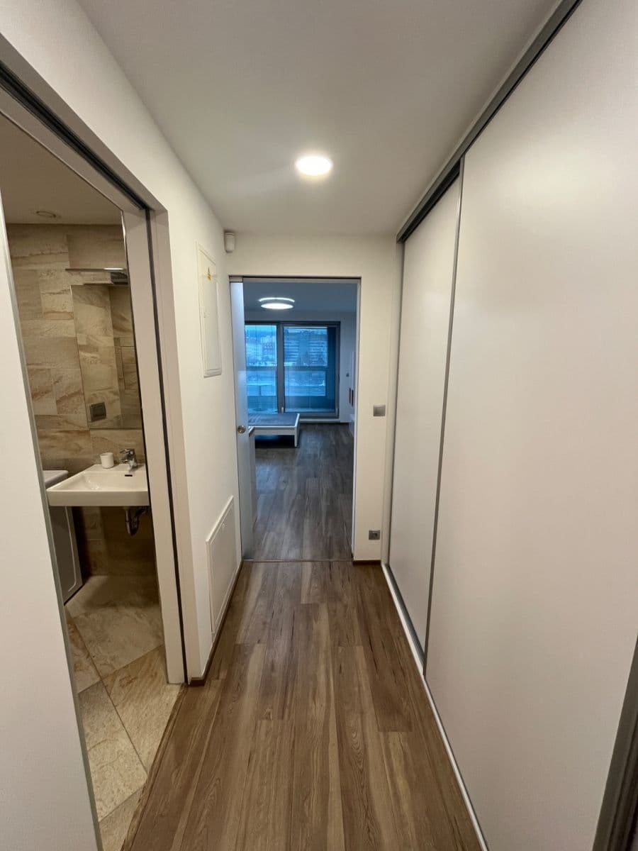 Pronájem bytu 1+kk 33 m², Kurta Konráda, Praha, Praha Pronájem bytu 1+kk 33 m², Kurta Konráda, Praha, Praha