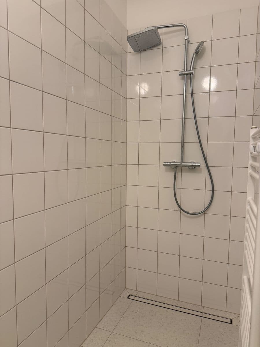 Pronájem bytu 1+kk 30 m², 28. pluku, Praha, Praha Pronájem bytu 1+kk 30 m², 28. pluku, Praha, Praha